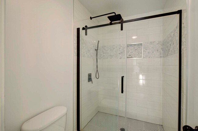 Building Photo - 106 Treis Trail