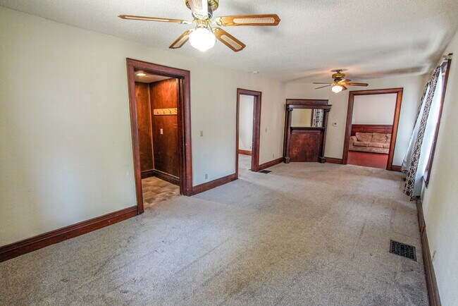 Building Photo - 74 Woodside Ave