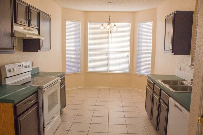 Building Photo - 7212 Park Creek Cir W