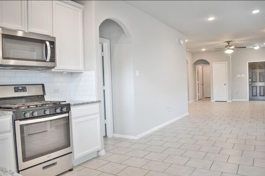 Building Photo - 31619 Heguy Pass