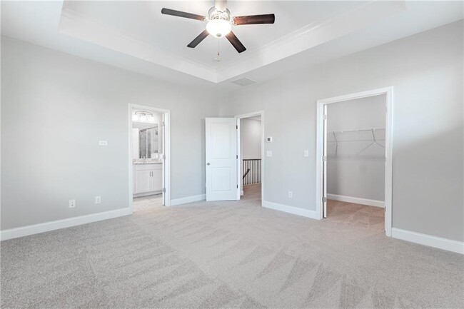 Building Photo - 5051 Pinckney Ln