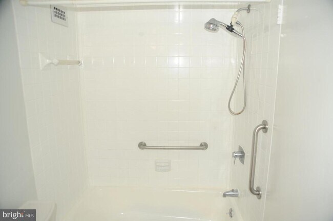 Building Photo - 5225 Pooks Hill Rd