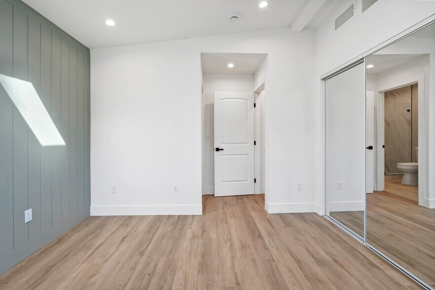 Building Photo - 10028 Shoup Ave