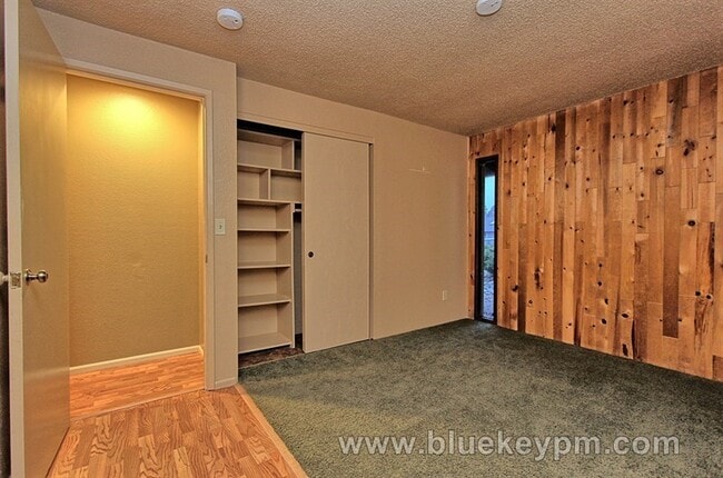 Building Photo - 3 bed, 2 bath home in Portland near Highwa...