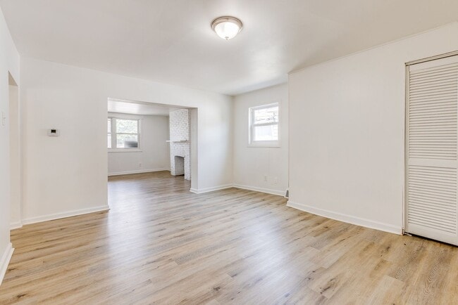 Building Photo - 215 Millbridge St