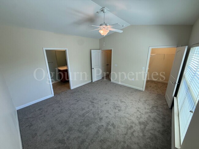 Building Photo - 4455-308 Brassfield Drive2BR/2BA Condo, Convenient to University Pkwy & Hwy 52