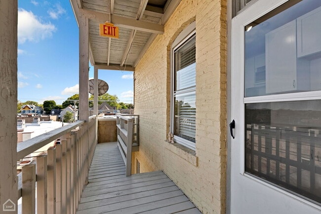 Building Photo - 107 1/2 Dean St