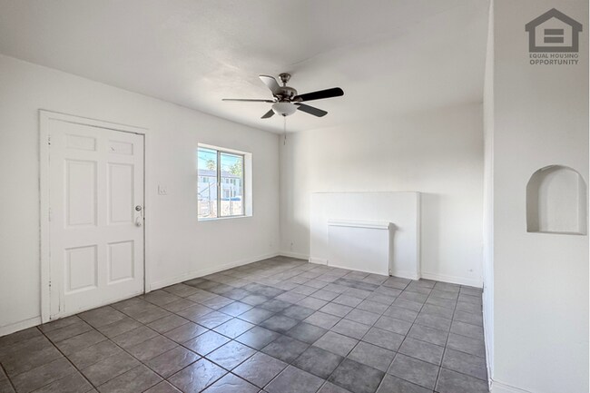 Building Photo - 2Bed/1Bath House at McDowell/32nd St! Move-In Ready on 10/08/2026! – NO HOA!