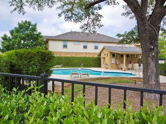 Building Photo - 16100 Great Oaks Dr