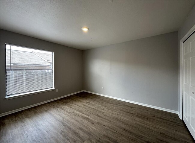 Building Photo - 5720 Pinon Vista Dr