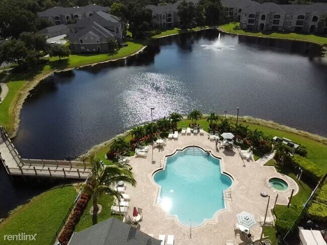 Building Photo - 2 br, 2 bath Condo - 940 Village Trl