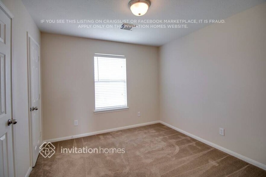 Building Photo - 6337 Mountain Pines Ln