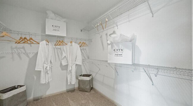 Building Photo - 5600 NW Coventry Cir