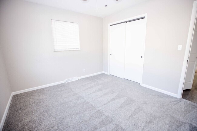 Building Photo - Beautiful Two bedroom home available for rent!