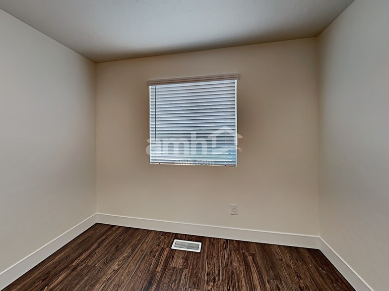 Building Photo - 9463 W Dove Creek St