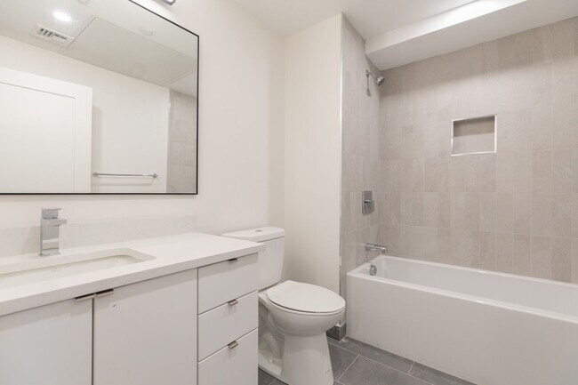 Building Photo - 19 E Lenox St