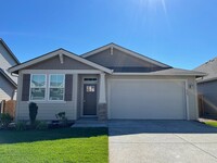 Building Photo - 3 Bed 2 Bath Home! Located near the Ridgef...