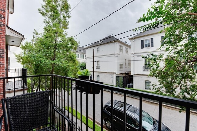 Building Photo - 1310 W Webster St