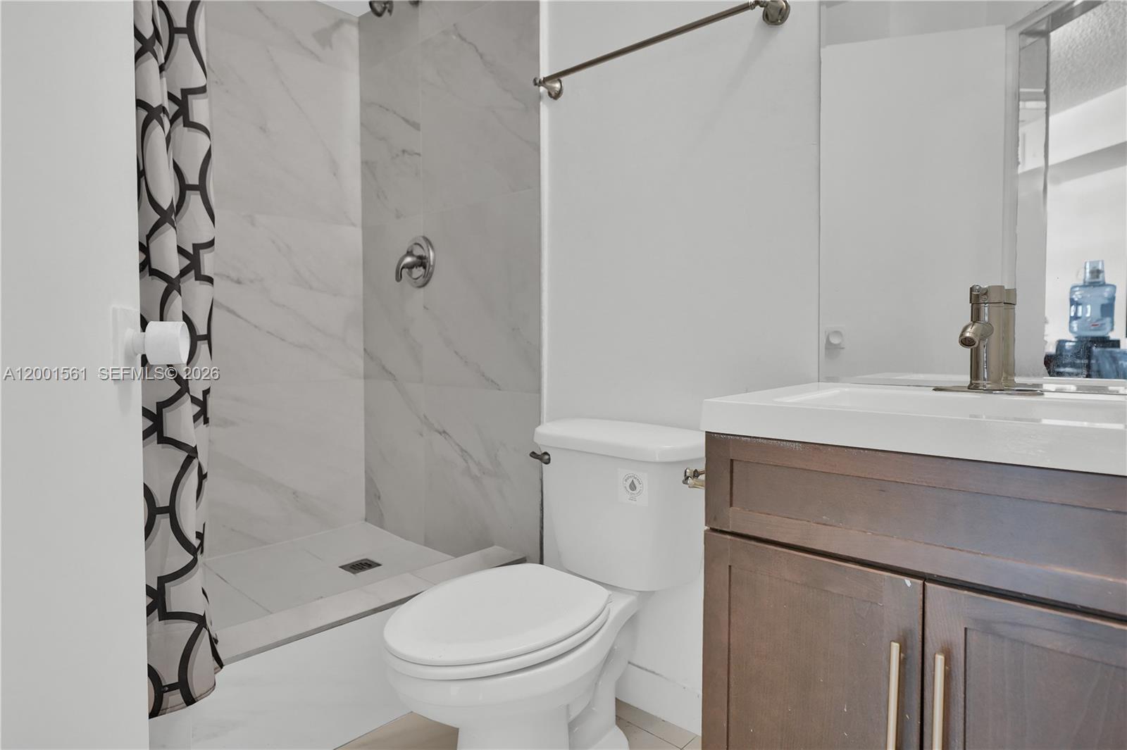 Building Photo - 905 Brickell Bay Dr