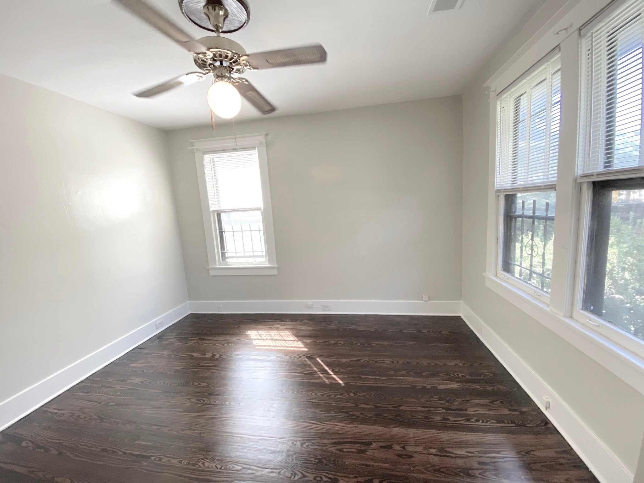 Front bedroom - 1263 Agnes Pl