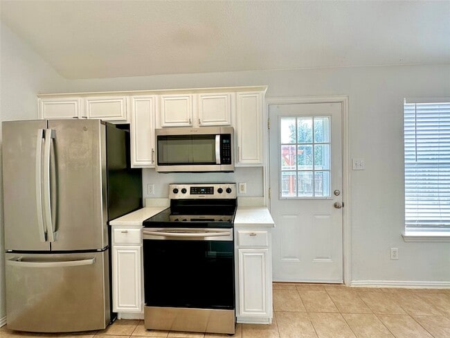 Building Photo - 4924 Mountain Ridge Ln