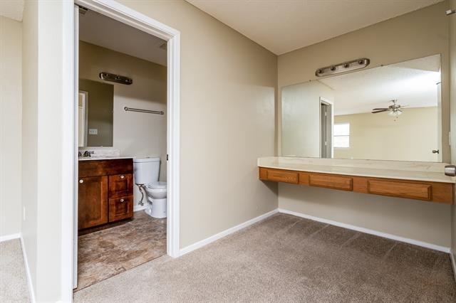 Building Photo - 2437 Channing Dr