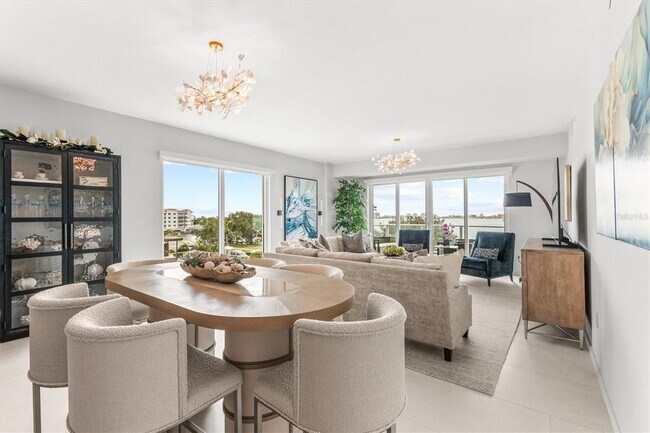 Building Photo - 1020 Sunset Point Rd