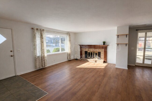 Building Photo - 5440 Benton Ave