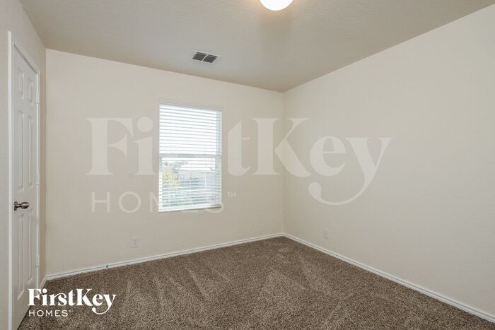 Building Photo - 1442 Frio Run