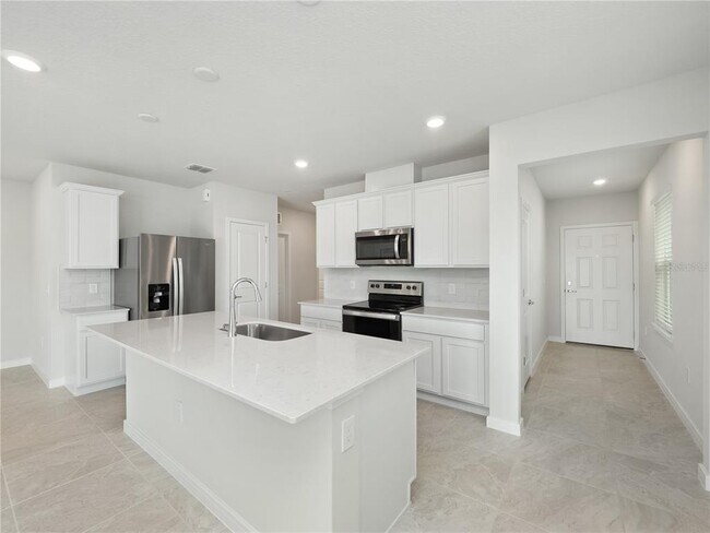 Building Photo - 2214 Lovely Ln