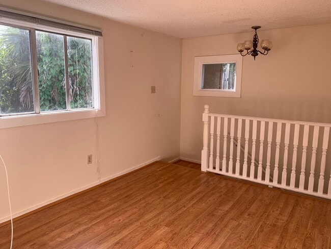 Building Photo - Charming 1/1 Home in St. Cloud