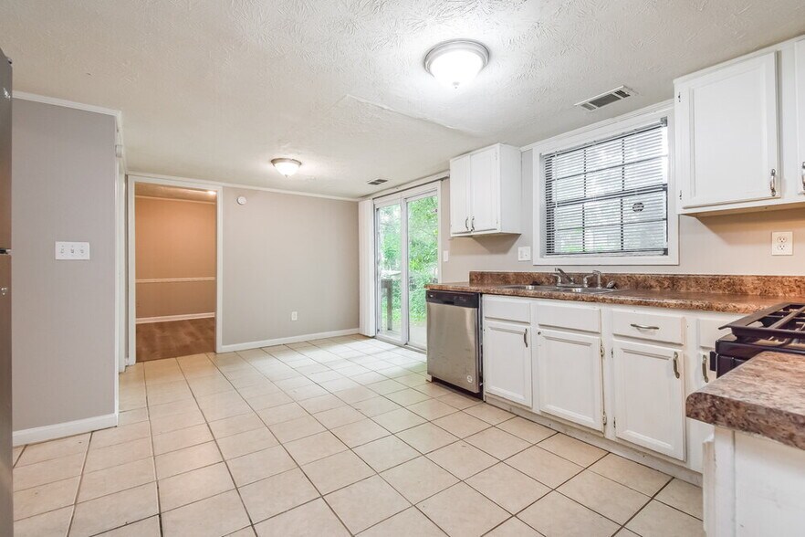 Building Photo - 943 Lake Watch Ct