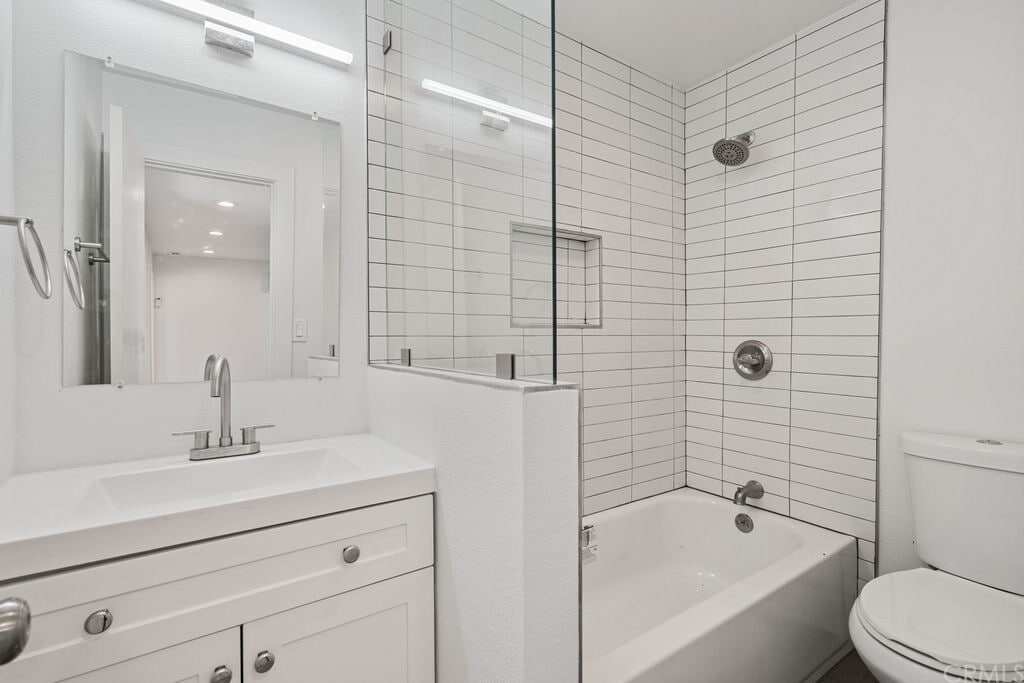 Bathroom - 728 E Palmer Ave