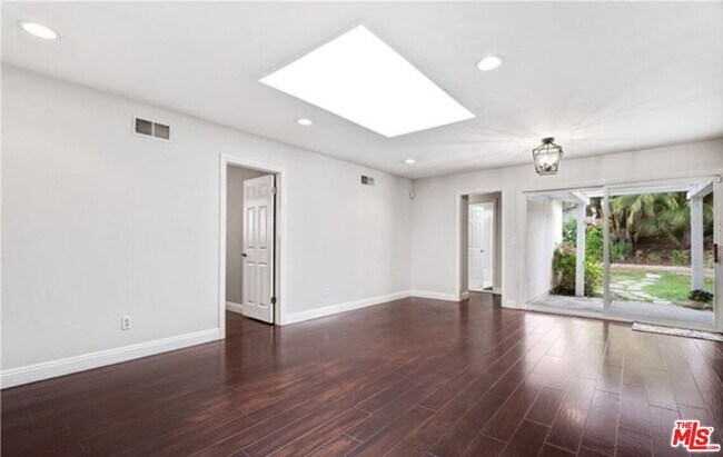 Building Photo - 1097 Finrod Ct