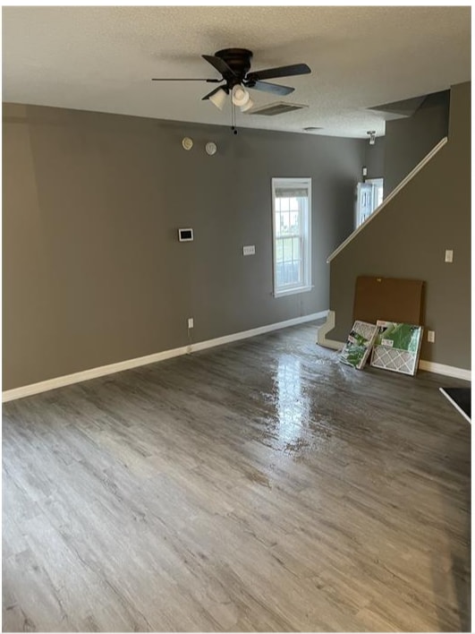 Building Photo - 2441 Bay Harbor Dr