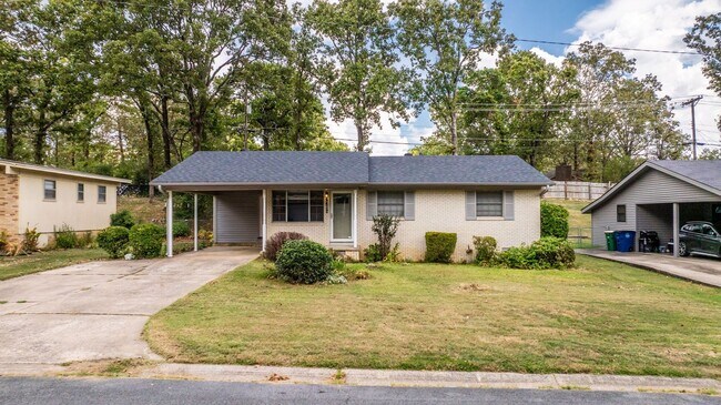 Building Photo - 6412 Chippewa Dr