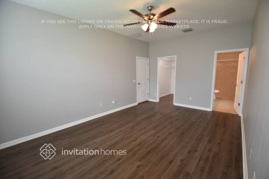 Building Photo - 5905 Lilac Lake Dr