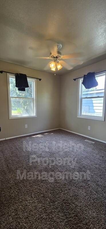 Building Photo - 2713 Dill Dr