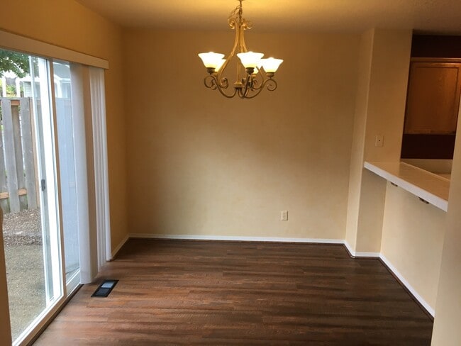 Building Photo - 16811 NW Greyhawk Dr