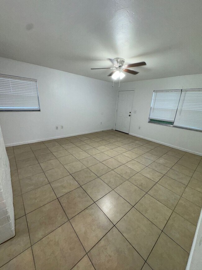 Building Photo - 1633 NE 70th St