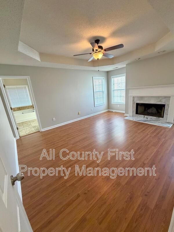 Building Photo - 2215 Lake Royale Dr