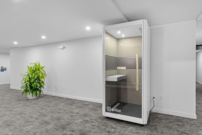Building Photo - Modern, Light-Filled 2 Bed at One25 – Unit...