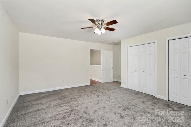 Building Photo - 1005 Rainbow Dr
