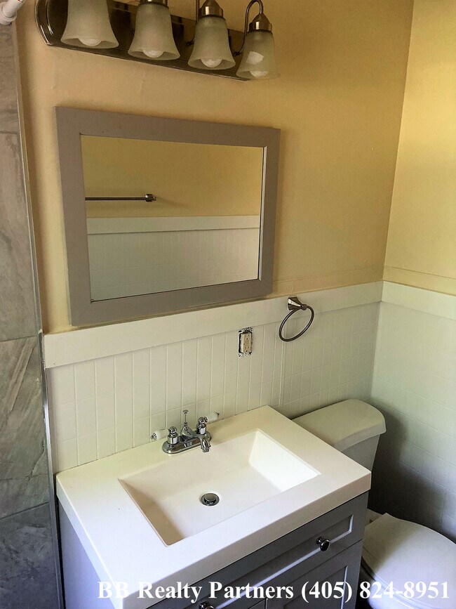 Building Photo - 4620 E 4th St