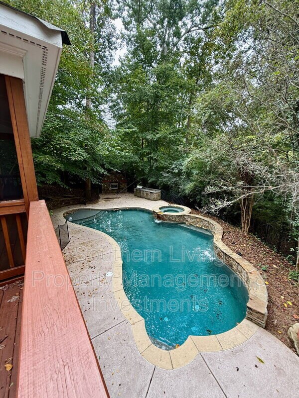 Building Photo - 1806 Asbury Hall Ct
