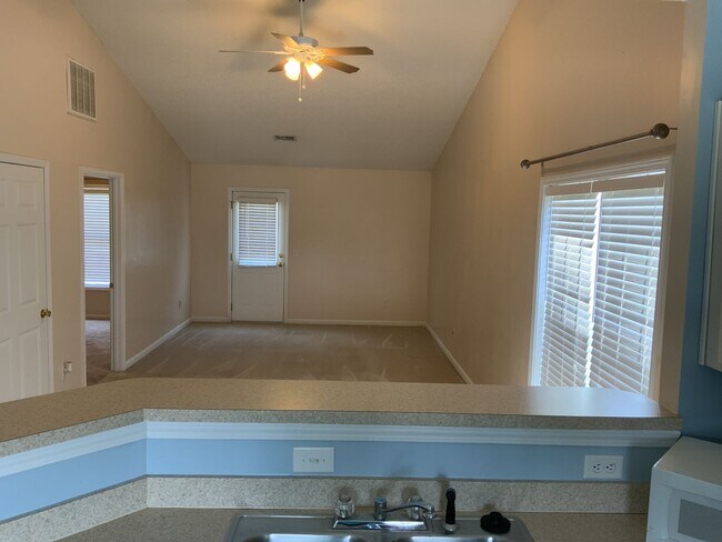 Building Photo - 127 Linville Ct