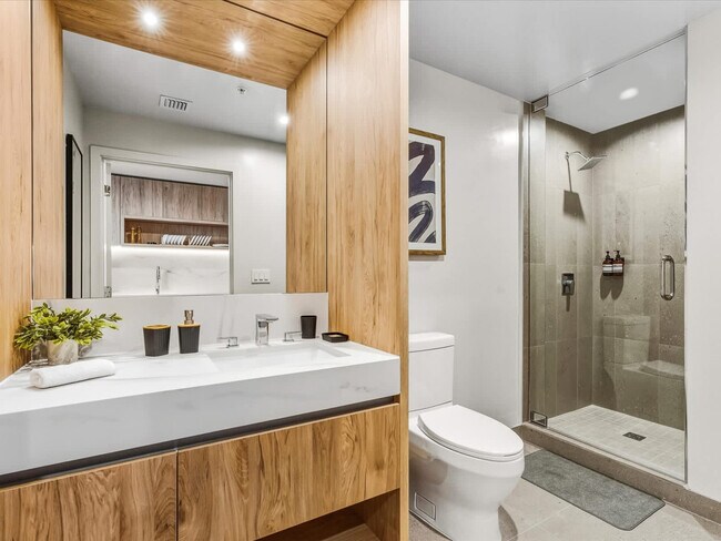 Building Photo - 11 NE 6th St