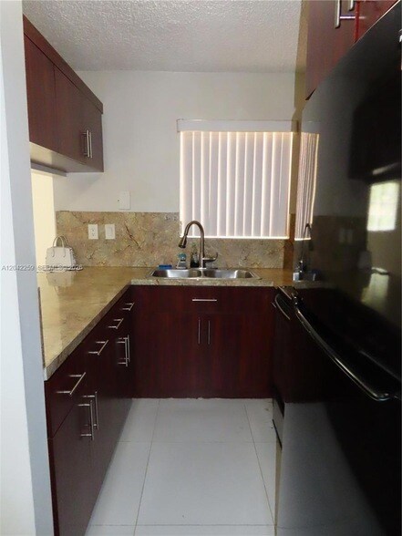 Building Photo - 13894 SW 65th Terrace