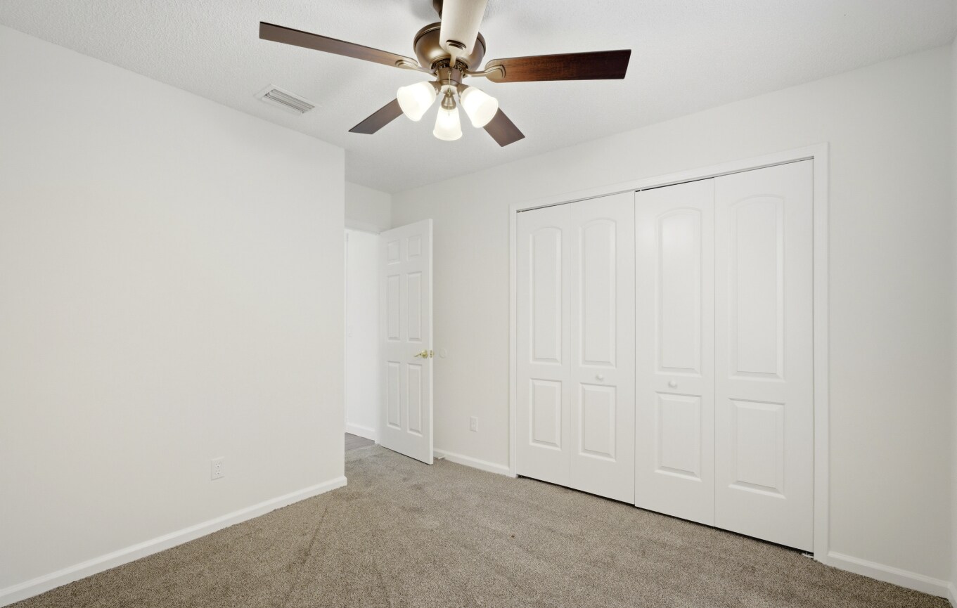 Building Photo - 2162 Saint Martins Dr E