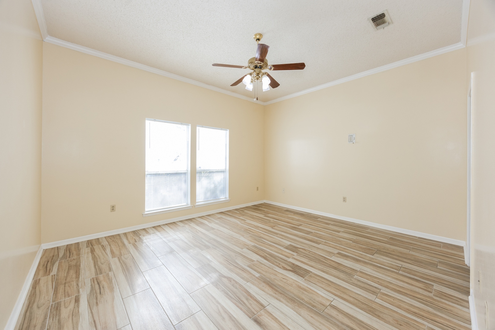 Building Photo - 13442 S Fairview Ave